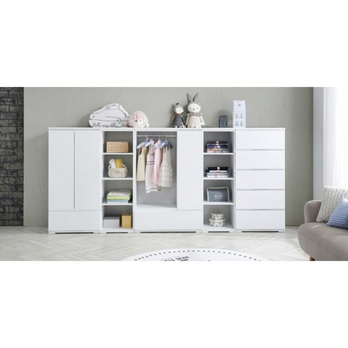 아이의 꿈을 담는 이케아 부숭에 화이트 옷장