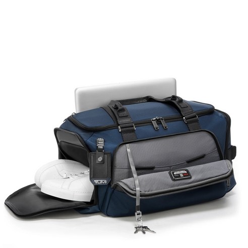 스타일과 실용성을 겸비한 궁극의 여행 동반자, TUMI 알파 브라보 보스턴백