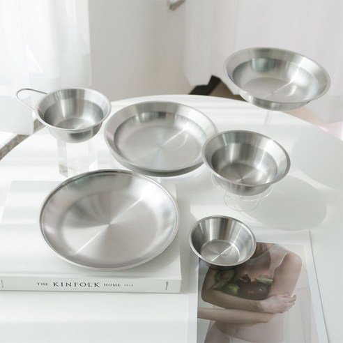 빛나는 식탁을 완성하는 아베라 포스코 스텐 접시