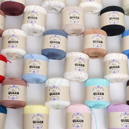 부드럽고 가벼운 슬림퀸 의류실로 다양한 뜨개질 프로젝트에 활력을 불어넣으세요.