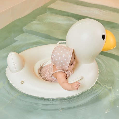 귀여운 오리 튜브와 함께 안전하고 즐거운 첫 물놀이를!