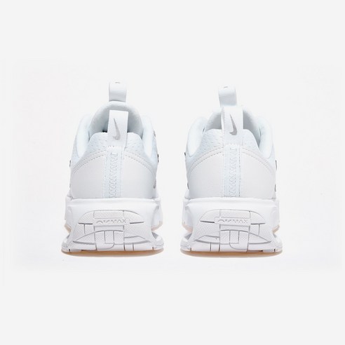 편안함과 스타일을 완벽하게 결합한 나이키 에어맥스 인터락 라이트