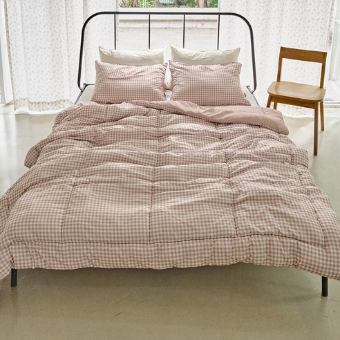 컴포트체크 먼지없는 차렵이불+베개커버세트는 사계절용, 먼지없는 소재로 제작되어 퀸 사이즈로 다양한 침대에 사용하기 좋은 상품입니다.