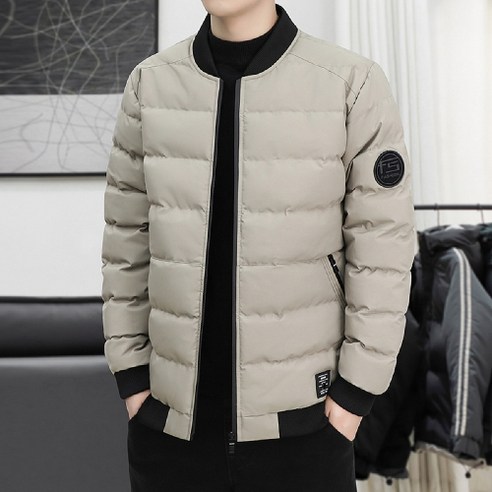 겨울철의 따뜻하고 세련된 동반자, 곽씨네슈퍼 겨울 항공 점퍼 블루종