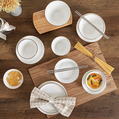 품격 있는 식탁을 완성하는 행남자기 뉴골드라인