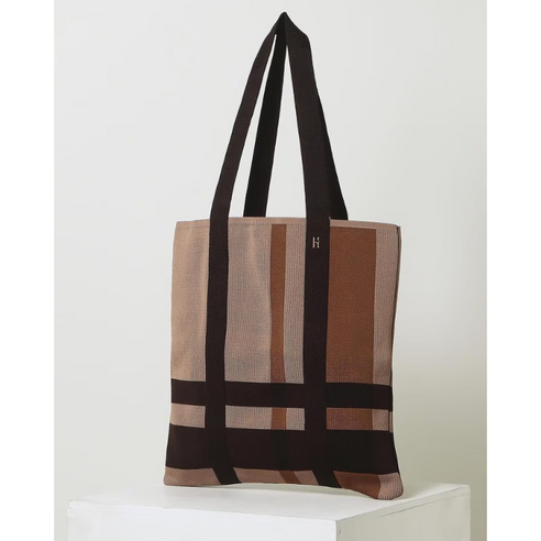 헤지스 베이지 체크 니트 에코백: 일상에 스며드는 우아함과 실용성 헤지스에코백