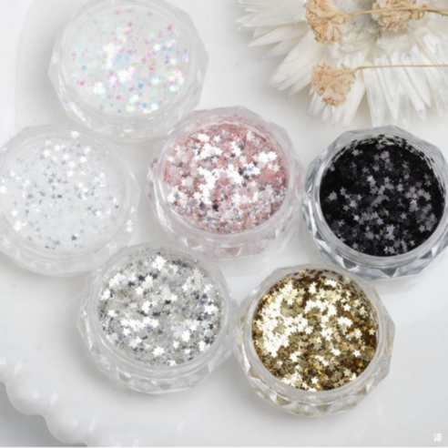 손끝에 내려앉은 사랑스러움, 네일보그 쪼꼬미 별글리터로 완성하는 꿈결 같은 네일 아트 네일글리터