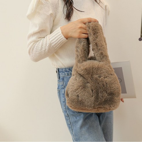 세련된 디자인과 다목적성을 갖춘 프리미엄 토트백