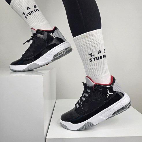 패션과 편안함을 동시에 갖춘 농구화