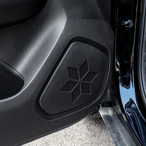 차량 문을 보호하고 세련된 액세서리로 사용할 수 있는 내구성 있고 세련된 도어커버