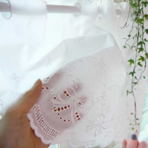 사랑의 순간을 더욱 빛내줄 웨딩데코 리본 면바란스