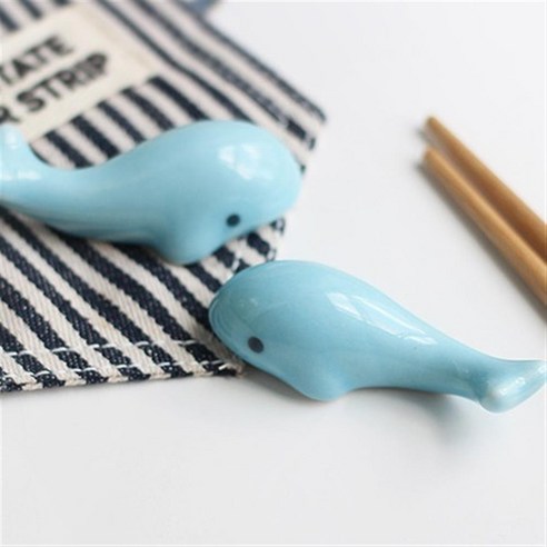 1,500원의 행복: 귀여운 돌고래 수저받침으로 식탁 분위기 UP!