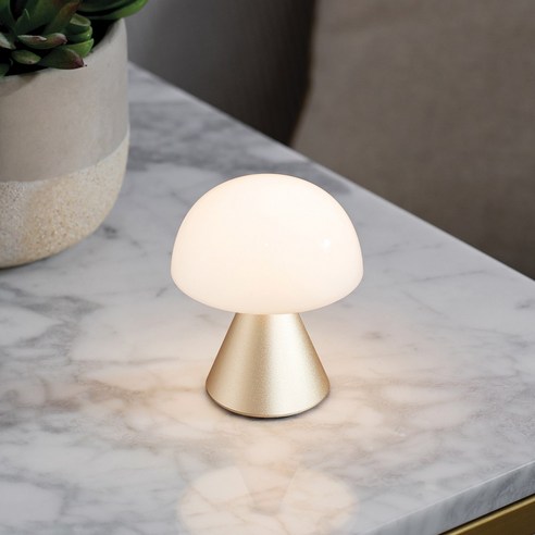 LEXON MINA S: 공간에 스며드는 빛, 감성을 깨우는 오브제 렉슨미니램프