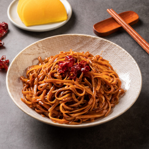 죄책감 없이 즐기는 짜릿한 맛, 저칼로리 저당 제로콘누들 다이어트 사천 짜장 라면