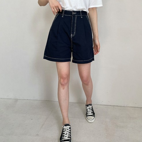 女  時尚  服裝  下裝  短褲  成年女性  成年女性  婦女  女人  淑女