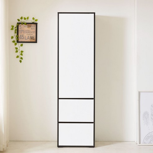 현대적이고 넉넉한 저장 공간을 갖춘 소미 키큰 500 서랍 수납장은 주방과 홈카페에 스타일과 기능을 더합니다.