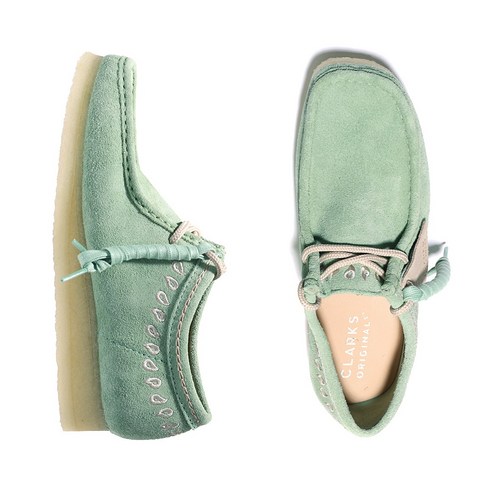 추천제품 국내배송 Clarks 클락스 23 Wallabee Green Embroidery (26172073) (왈라비 부츠)