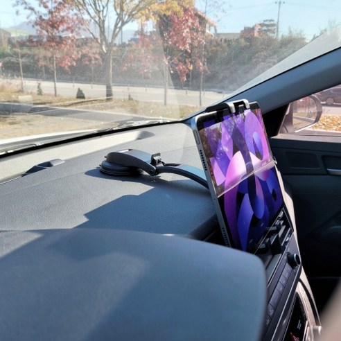 차량 내 편리한 태블릿 사용을 위한 마이코지카 차량용 거치대