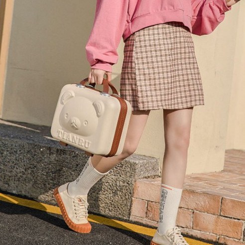 리락쿠마 레디백: 귀여움과 실용성을 담은 여행의 동반자