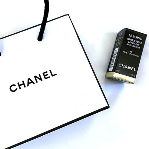 손톱에 깃드는 작은 사치, 샤넬 르 베르니로 완성하는 나만의 스타일 샤넬메니큐어