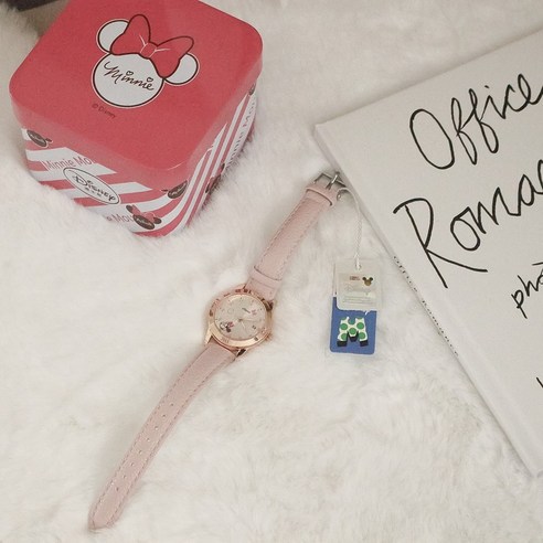 어린 소녀들의 시간 관리에 스타일과 실용성을 더하는 미니마우스 손목시계