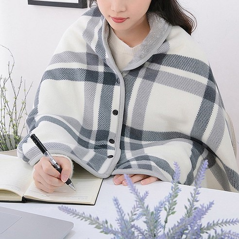 길그리 밍크 극세사 똑딱이 무릎 담요는 부드러운 소재와 따뜻함으로 캠핑과 여행, 집에서 휴식을 취할 때 완벽한 동반자입니다.