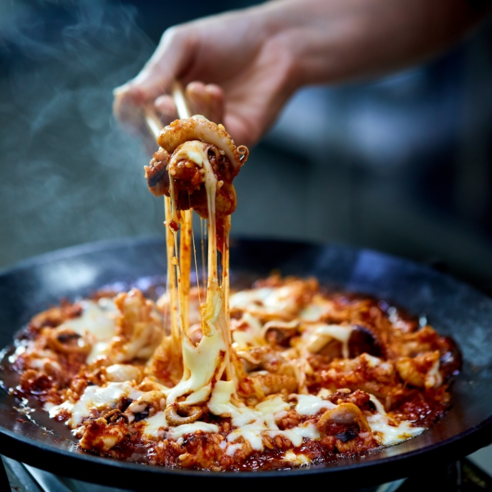 매콤한 불맛으로 밥상 고민 끝! 만석동 종가 쭈꾸미 볶음