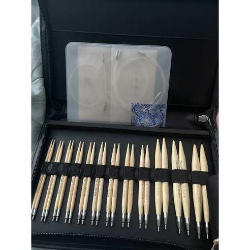 섬세한 손길로 피어나는 예술, r 타쿠미 콤보 교체 대바늘 세트와 함께 창조적인 여정을 시작하세요.