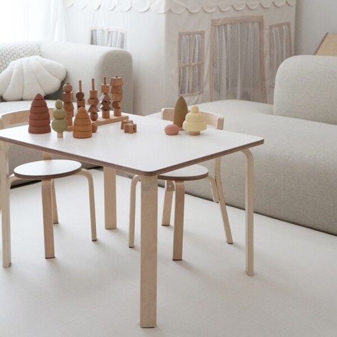 아이의 꿈을 키우는 맘스보드 니노 책상+의자 세트