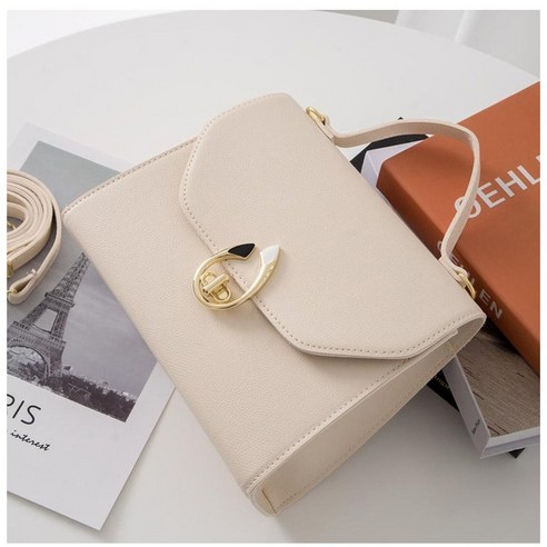 세련되고 기능적인 엔도르시 토트백: 일상 필수품을 위한 믿음직한 동반자