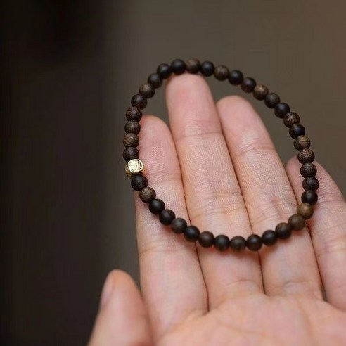 일상에 평안을 더하는 액막이 건강 침향나무 염주 팔찌