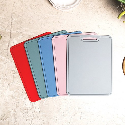 칼날 자국, 냄새 걱정 없이! 가볍고 위생적인 소노리떼 실리콘 도마로 요리하세요.