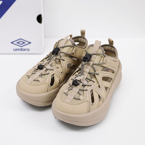 편안함과 스타일을 동시에, 엄브로 메리제인 샌들로 완성하는 데일리룩