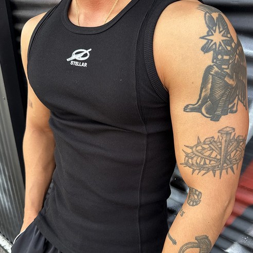 남성용 골지 나시 슬림핏 2가지 색상 / 절개 디테일 / 운동용 머슬 티셔츠 / 빅사이즈 가능 / 헬창스타일 남자민소매