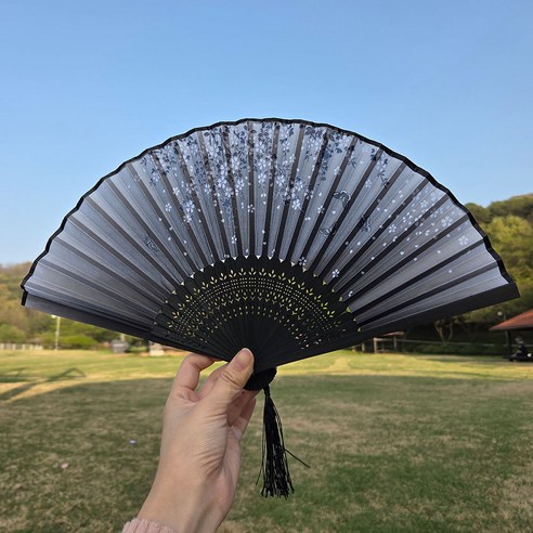 디어앤미 접이식 대나무 부채 전통 휴대용 실크 손부채, 1개, 살구꽃