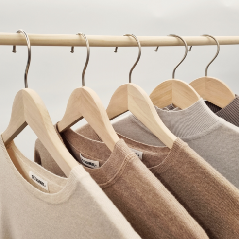 까유니아 원목 논슬립 바지걸이로 완성하는 옷장 정리의 혁신