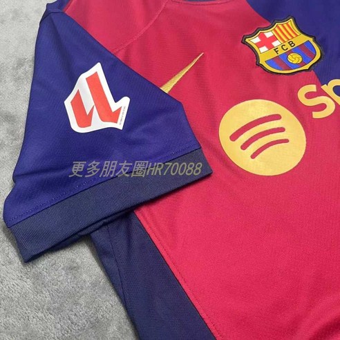 24/25 바르셀로나 유니폼 입고, 선수들과 함께 뛰는 듯한 경험을!