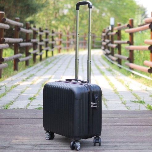 기내 반입 가능한 소형 세팅 가방으로 효율적이고 편안한 여행을 즐기세요.