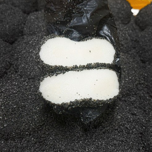 고소함이 입안 가득, 명가삼대떡집 흑임자 인절미의 깊은 풍미