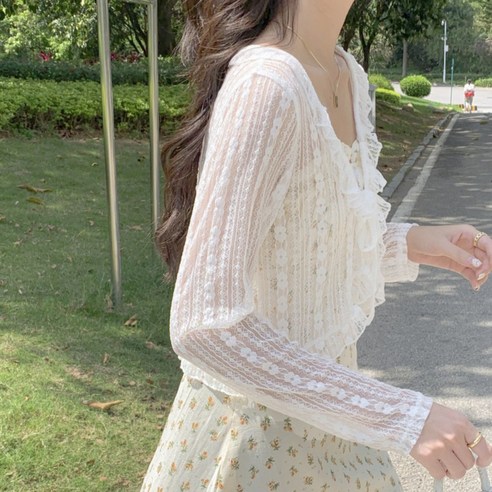 여름철에 필수적인, 매력적이고 통기성 있는 투나인쓰 레이스 크롭 시스루 가디건
