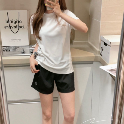 편안함과 스타일이 완벽하게 조화된 여성용 요가 필라테스 운동복
