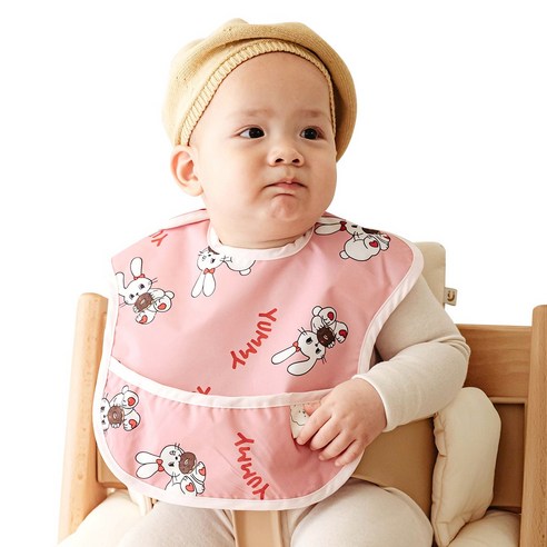 자기 주도 이유식의 필수템, 아이주 방수 포켓 턱받이: 엄마의 고민을 덜어주는 육아 도우미 아이주턱받이