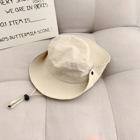 사계절 동안 야외 모험에 편안하고 스타일리시한 블루씨티 사이드 버튼 아노락 방수 등산 모자