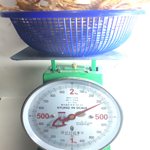저렴한 가격으로 반려동물의 건강과 웰빙에 필수적인 영양소를 제공하는 대용량 국내산 황태