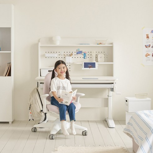 우리 아이 바른 자세, 공부 습관을 잡아줄 비밀병기: 위키드 각도조절 책상 솔직 후기 위키드책상