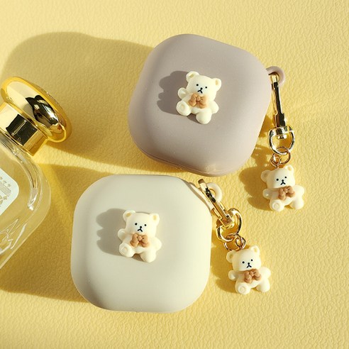 사랑스러움과 실용성을 모두 갖춘 플레이팅벨 리본 베어 키링 세트로 당신의 갤럭시 버즈2 프로를 더욱 특별하게!