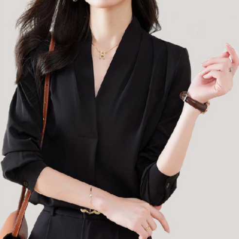 세련된 편안함을 위한 노카라 블라우스