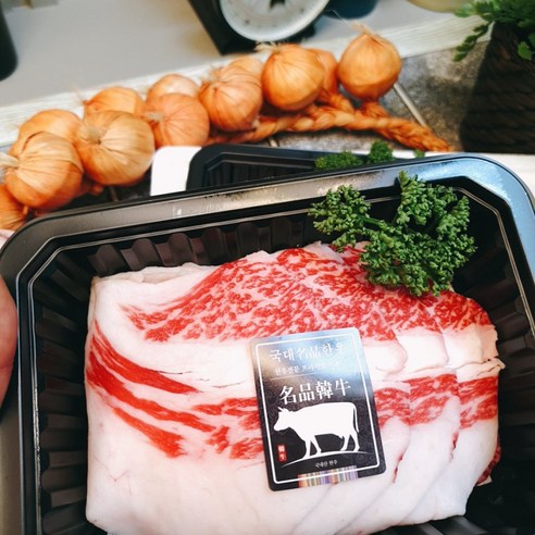 깊고 풍부한 맛의 국내산 한우 1+등급 차돌박이