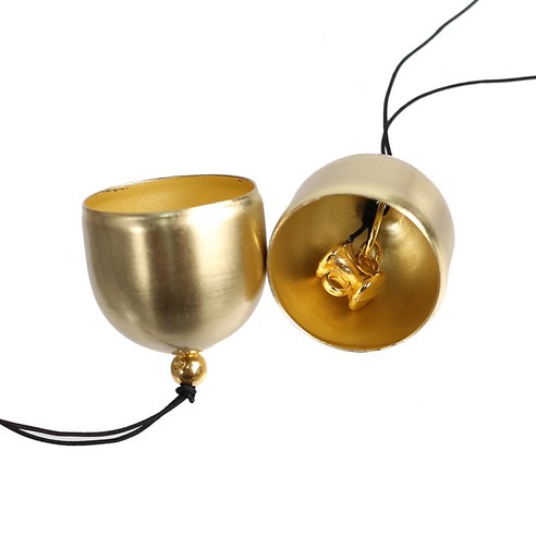 은은한 풍경종 소리로 좁은 공간에 아늑함을 더하다