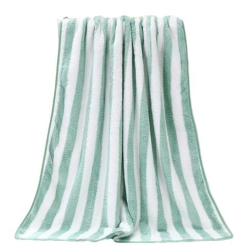 위시비아 스트라이프 비치타올로 완성하는 특별한 여름 휴식